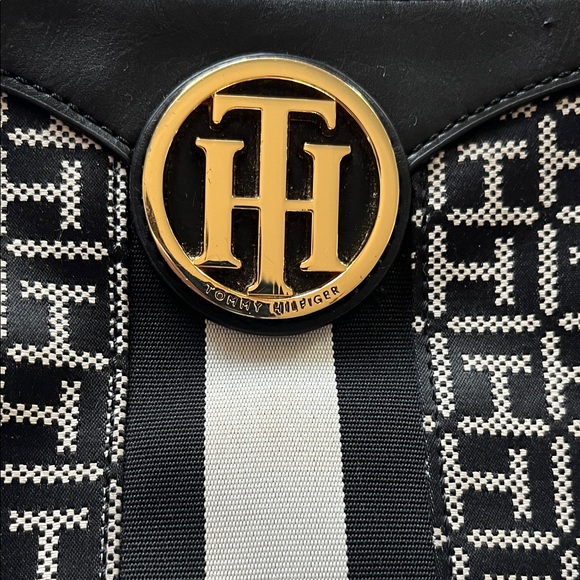 Tommy Hilfiger Monogram Black and White Crossbody Bag - Picture 3 of 6